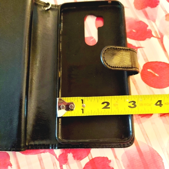 TWO leather cell phone cases - Picture 5 of 8